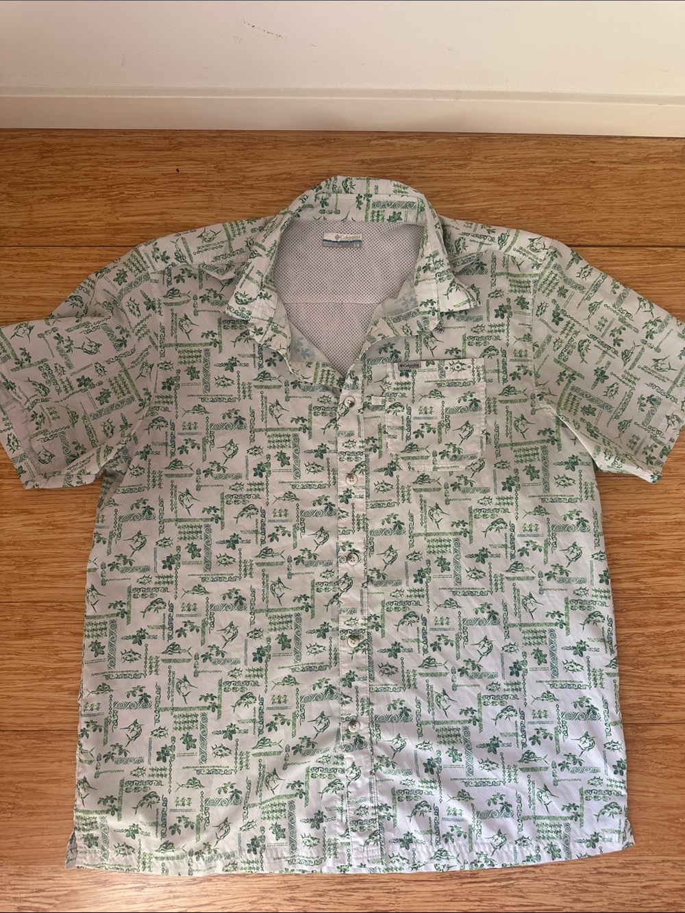 Columbia White Short-Sleeve Button-Up Shirt with Green Print